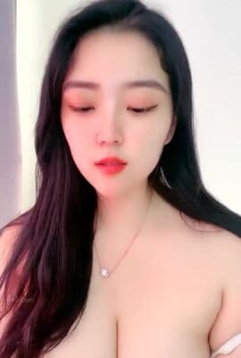 超美爆乳尤物这奶子真劲爆正点巨乳满屏都是白花花的嫩肉好想舔一舔.